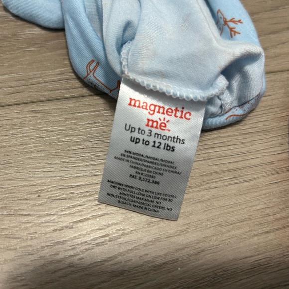 EUC Lot of 2 Baby Hats - 0-3 months & 6 months - Picture 4 of 4